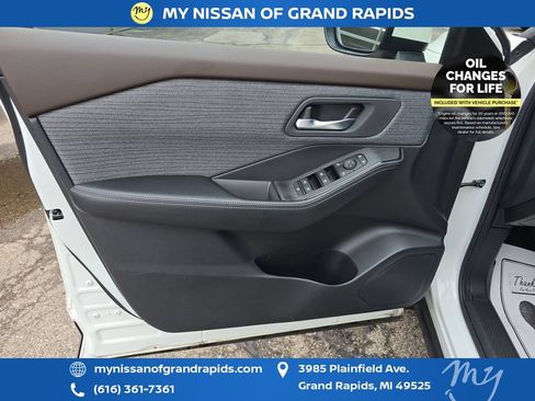 Used 2023 Nissan Rogue SV AWD/4WD image 11