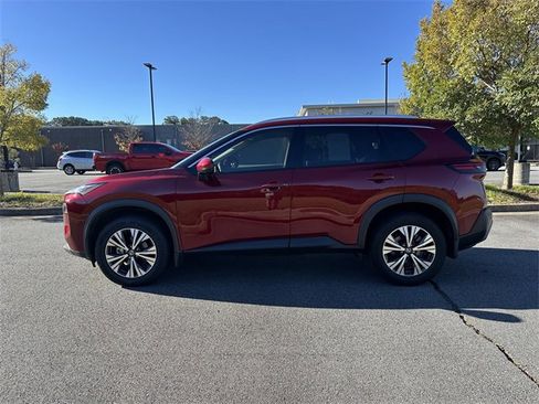 Used 2021 Nissan Rogue SV w/ Premium Package image 5