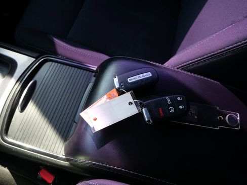 Used 2018 Dodge Charger SXT w/ Blacktop Package image 25