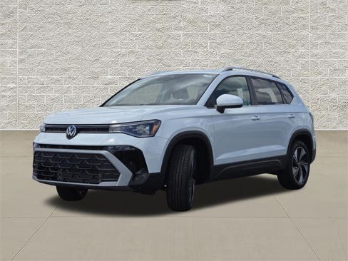 New 2026 Volkswagen Taos SE AWD/4WD image 3