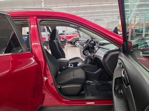 Used 2017 Nissan Rogue SV AWD/4WD image 35