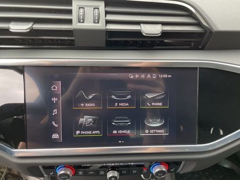 Used 2022 Audi Q3 2.0T Premium image 16