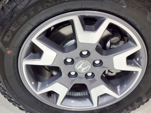 Used 2023 Honda Passport TrailSport image 2
