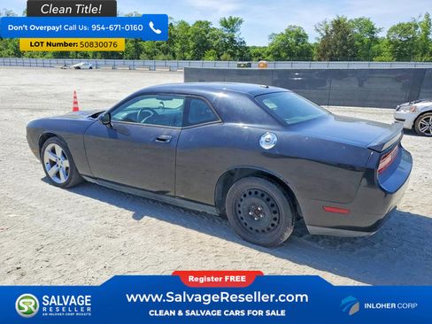 Used 2009 Dodge Challenger R/T RWD image 3