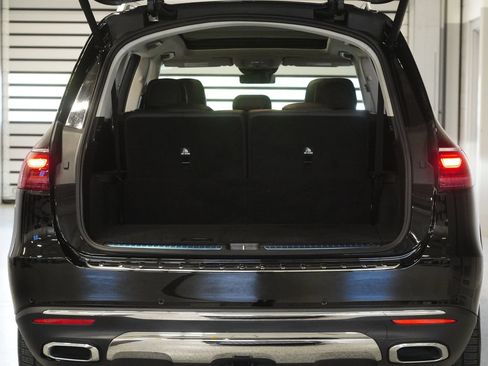 Used 2026 Mercedes-Benz GLS 450 4MATIC image 31