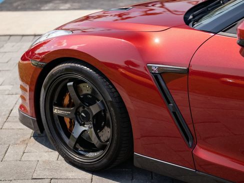 Used 2015 Nissan GT-R Black Edition AWD/4WD image 10
