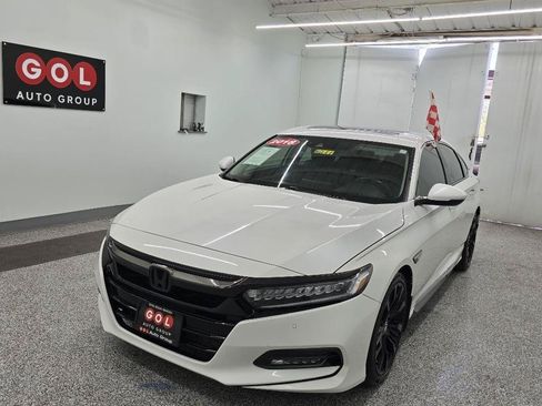 Used 2018 Honda Accord Touring image 5