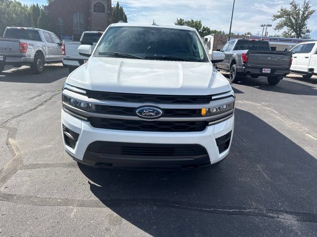 Used 2022 Ford Expedition XLT AWD/4WD image 2