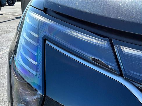 New 2027 Chrysler Pacifica Select AWD/4WD image 8
