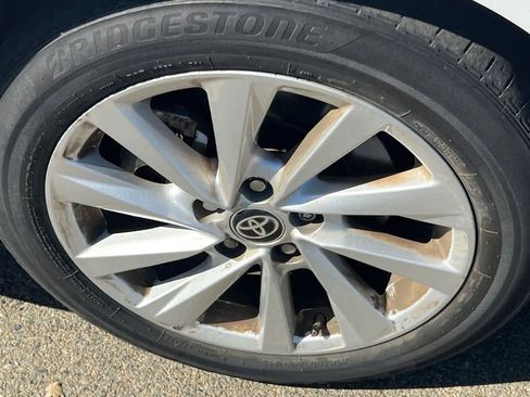 Used 2024 Toyota Camry LE image 10