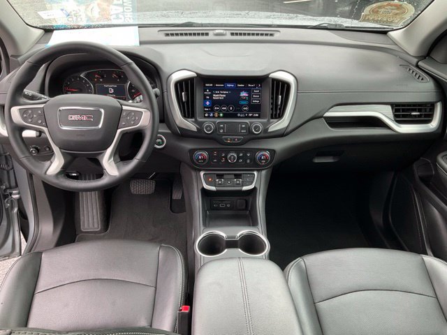 Used 2024 GMC Terrain SLT AWD/4WD image 4