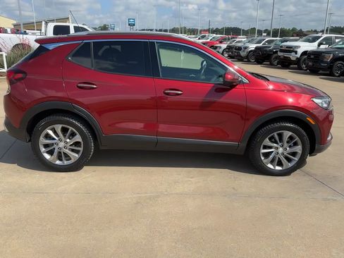 Used 2022 Buick Encore GX Essence w/ Experience Buick Package AWD/4WD image 2