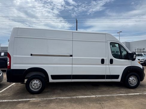 Used 2023 RAM ProMaster 2500 FWD image 6