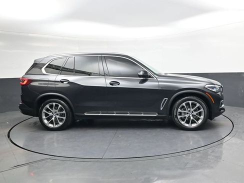 Used 2023 BMW X5 xDrive40i w/ Premium Package image 3