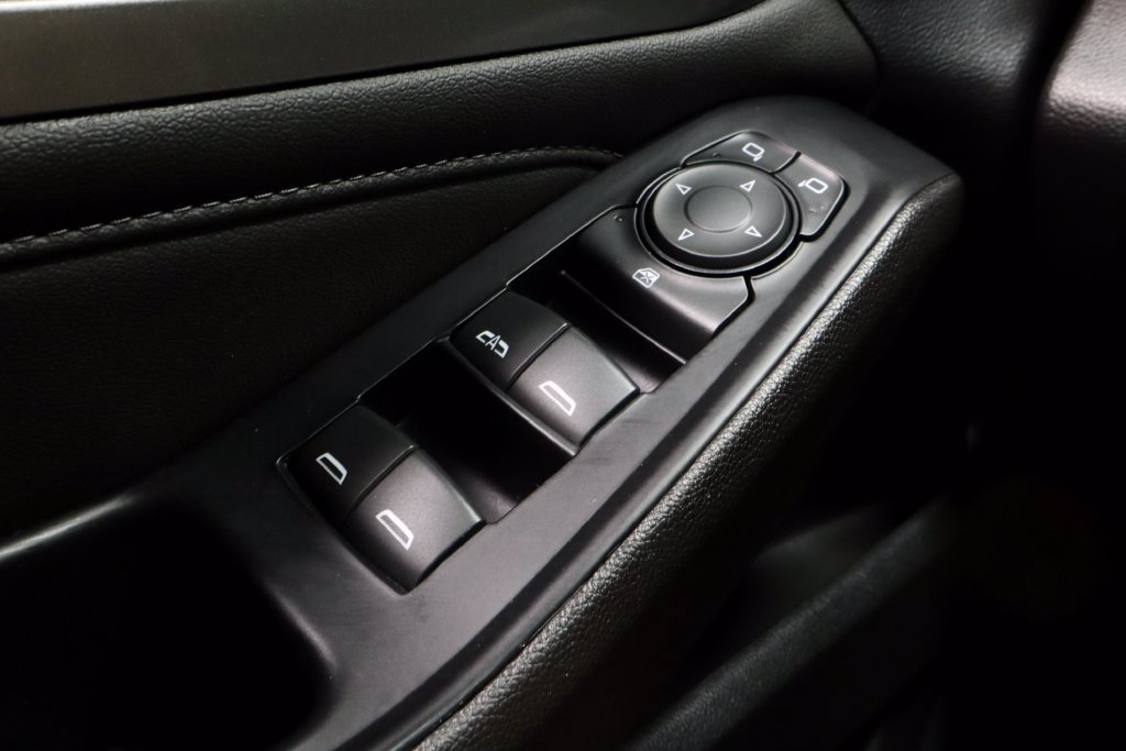 Used 2023 Chevrolet Traverse LT FWD image 27