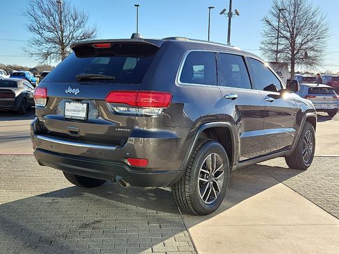 Used 2019 Jeep Grand Cherokee Limited image 3