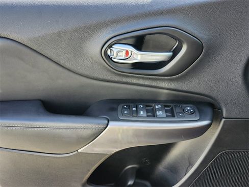 Used 2022 Jeep Cherokee Latitude Lux image 30