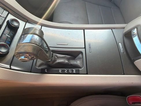 Used 2010 Ford Taurus Limited FWD image 29