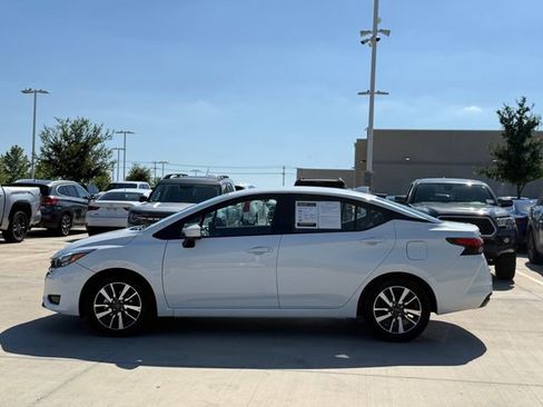 Used 2025 Nissan Versa SV FWD image 7