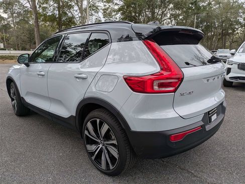 Used 2021 Volvo XC40 P8 Recharge image 6