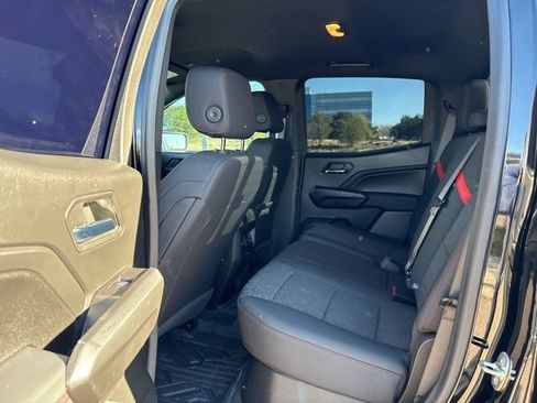 Used 2024 Chevrolet Colorado Z71 w/ Z71 Convenience Package 2 AWD/4WD image 25