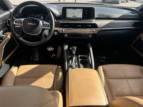 Used 2022 Kia Telluride SX w/ Towing Package image 17