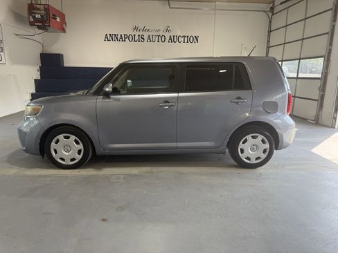 Used 2009 Scion xB image 1