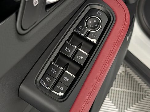 New 2026 Porsche Macan AWD/4WD image 27