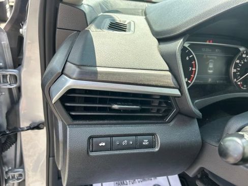 Used 2024 Nissan Altima 2.5 SV FWD image 17