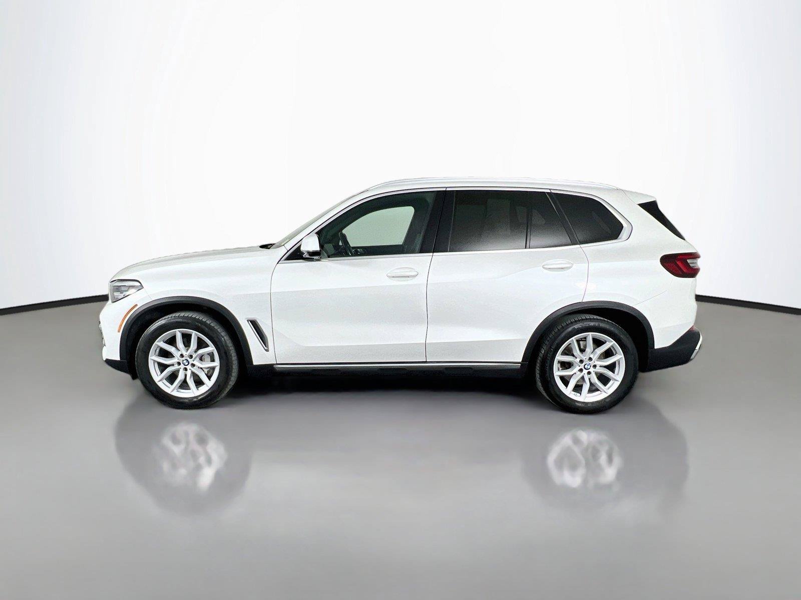 Used 2021 BMW X5 xDrive40i w/ Premium Package AWD/4WD image 3