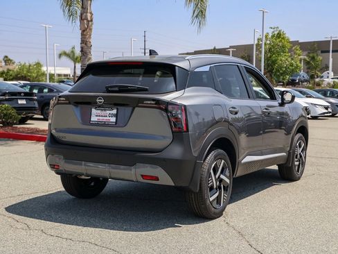 New 2026 Nissan Kicks SV FWD image 4