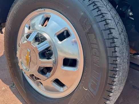Used 2025 Chevrolet Silverado 3500 W/T AWD/4WD image 11
