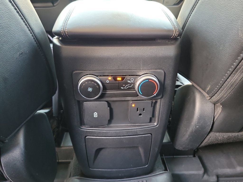Used 2022 Ford Explorer Limited w/ Equipment Group 301A AWD/4WD image 12