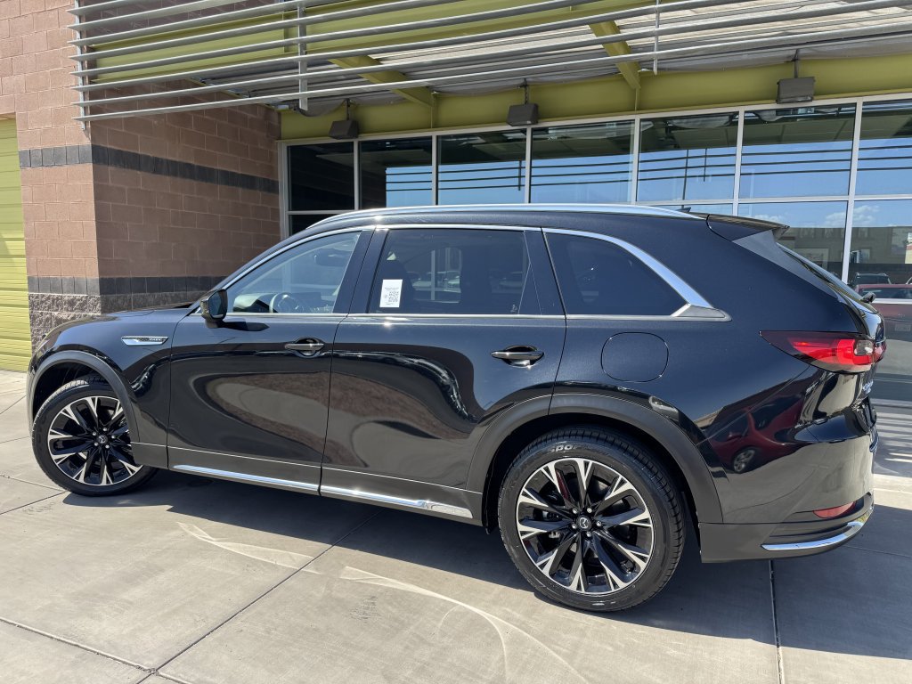 Used 2024 MAZDA CX-90 Plug-In Hybrid w/ Premium Pkg AWD/4WD image 5