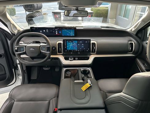 Certified 2025 Ford Expedition Active image 35