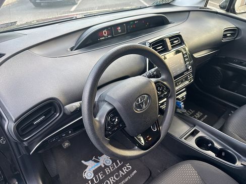 Used 2021 Toyota Prius LE w/ Carpet Mat Package (TMS) FWD image 33