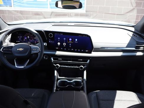 Used 2024 Chevrolet Traverse LT w/ LPO, Floor Liner Package FWD image 40