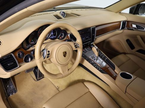 Used 2016 Porsche Panamera S image 28