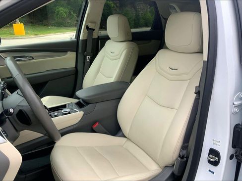 Used 2024 Cadillac XT5 Premium Luxury w/ Technology Package AWD/4WD image 23