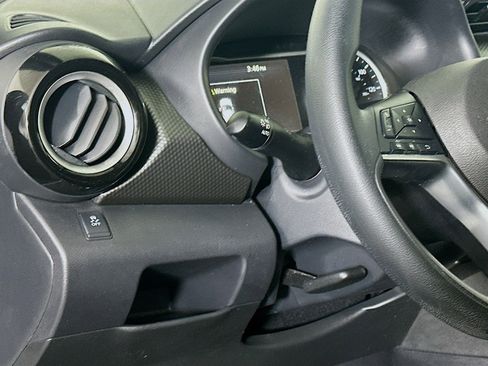 Used 2018 Nissan Kicks SV w/ Exterior Package image 17