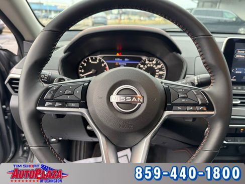 Used 2025 Nissan Altima 2.5 SR image 25