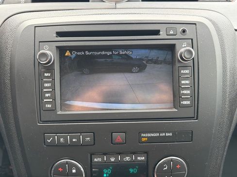 Used 2011 Buick Enclave CXL image 17