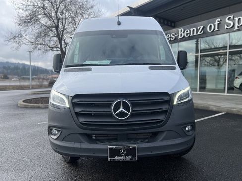 Used 2024 Mercedes-Benz Sprinter 3500 image 2