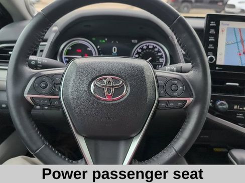 Used 2022 Toyota Camry XLE image 10