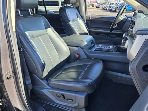 Used 2024 Ford Expedition Max XLT image 17