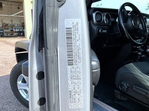 Certified 2020 Jeep Wrangler Sport image 22