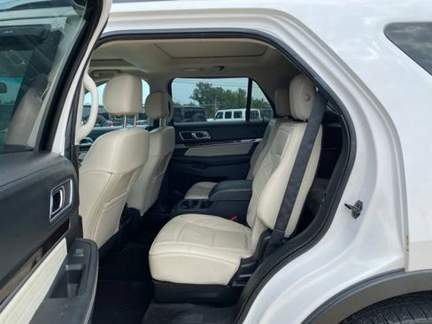 Used 2016 Ford Explorer Platinum AWD/4WD image 10