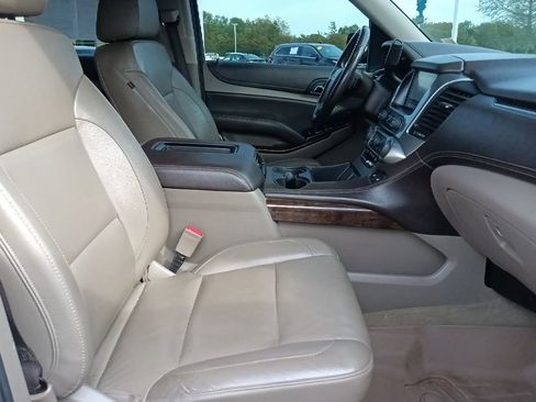 Used 2018 Chevrolet Suburban LT AWD/4WD image 36