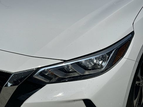 Used 2023 Nissan Sentra SV FWD image 11