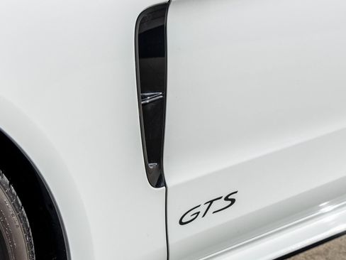 Used 2020 Porsche Panamera GTS image 18